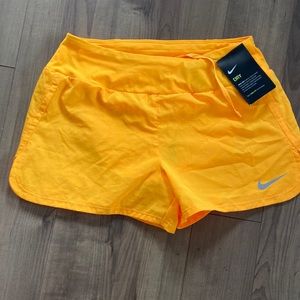 ❤️2/$20 NWT Nike dry fit shorts size small